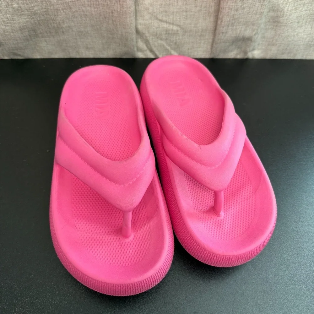 MIA Summer Flip Flops Sandals Women's 9M Pink Casual Comfort‎ Beach Pool Lounge